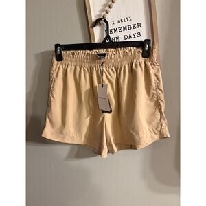 Who What Wear Boundless Trek Active Short in a tan or beige color size med NWT